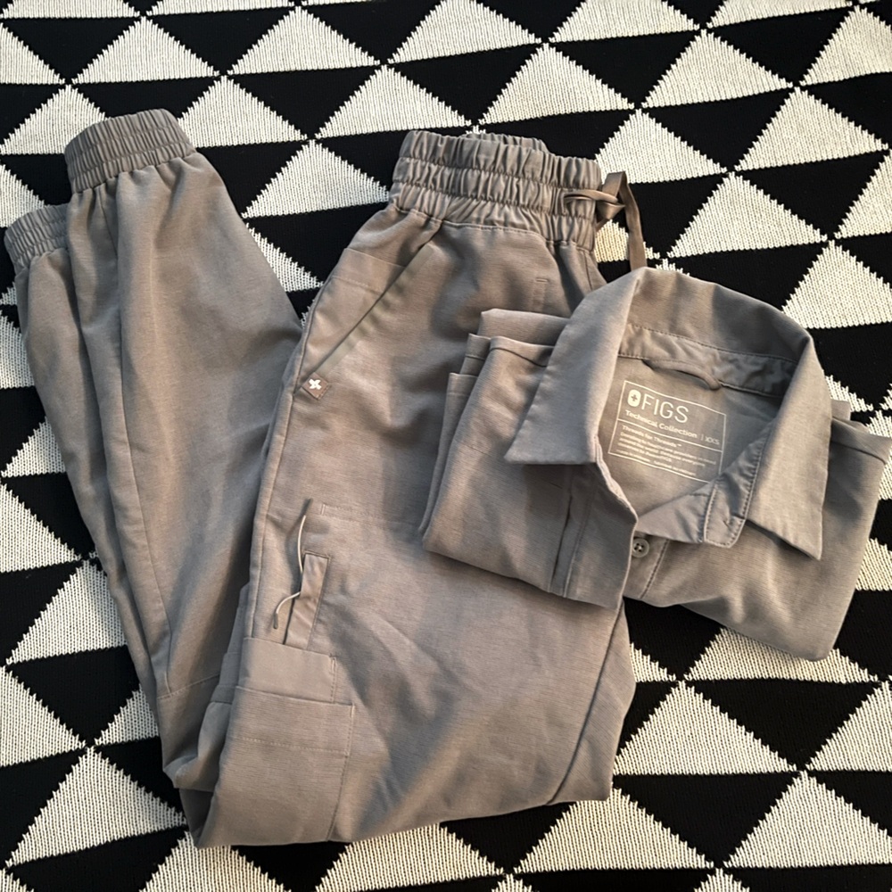 Figs dark space grey scrub set XS